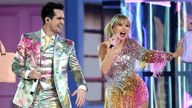 Taylor Swift Brendon Urie Dazzle The Voice Finale With