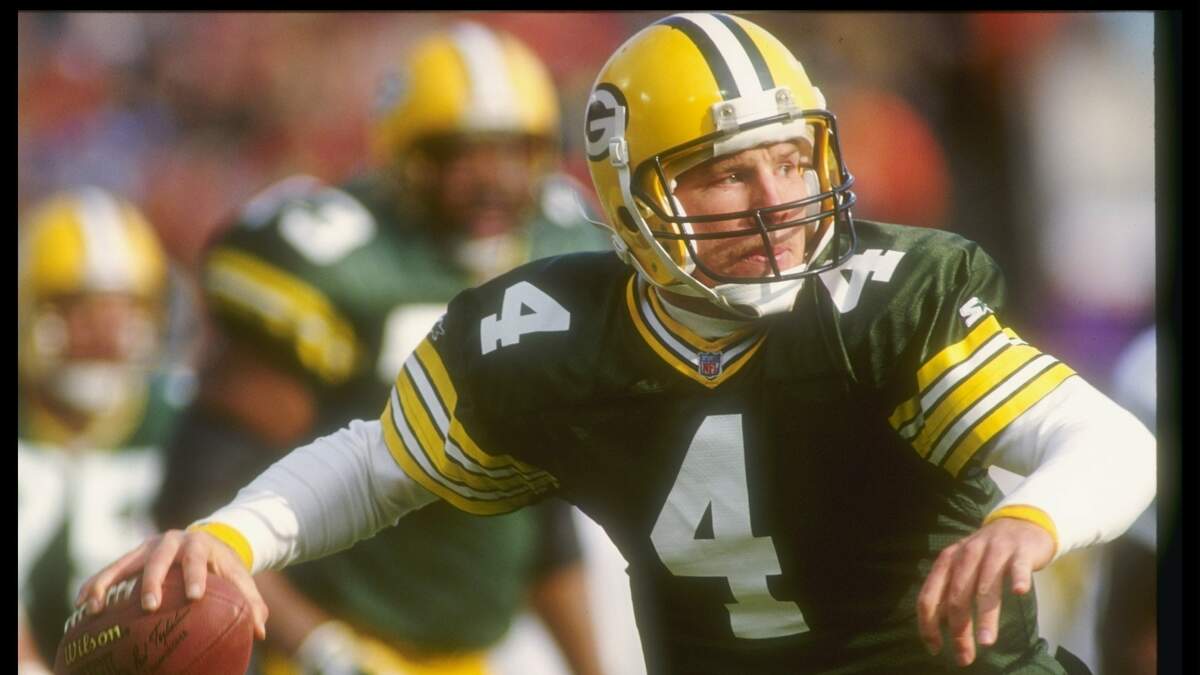 Packers History on X: Today in 2003: One day removed from the passing of  his father, Brett Favre throws for 399 yards and four TDs as Packers  trounce Raiders, 41-7, on MNF.