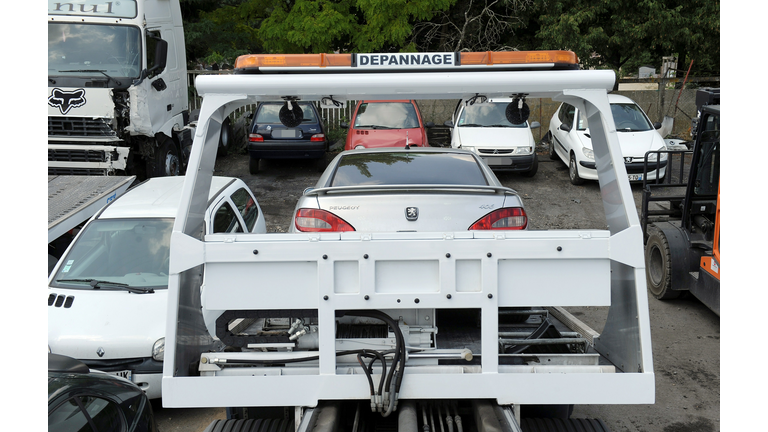 FRANCE-TRANSPORT-SUPPORT-TOWING