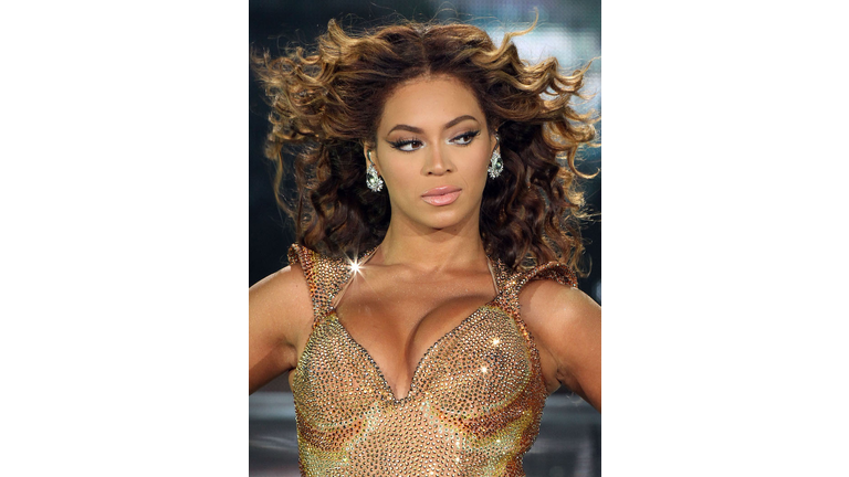 Beyonce Performs In Japan