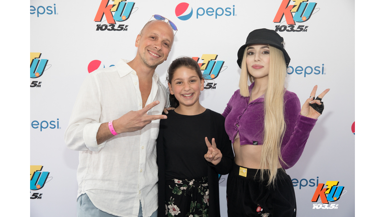 PHOTOS: Ava Max Meets Fans Backstage at KTUphoria