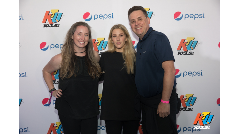 PHOTOS: Ellie Goulding Meet Fans Backstage at KTUphoria