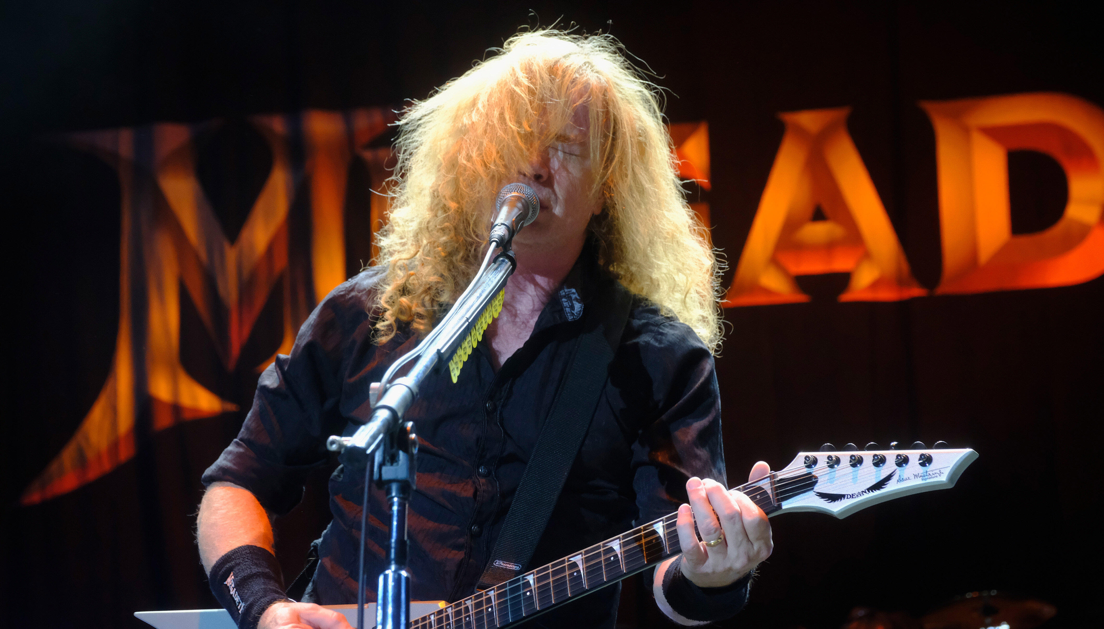 Megadeth's Dave Mustaine Reveals He Has Throat Cancer | iHeart