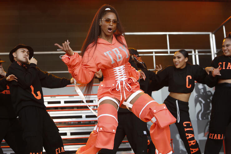 Ciara Perfectly Responds To Fans Comment On Taylor Swift