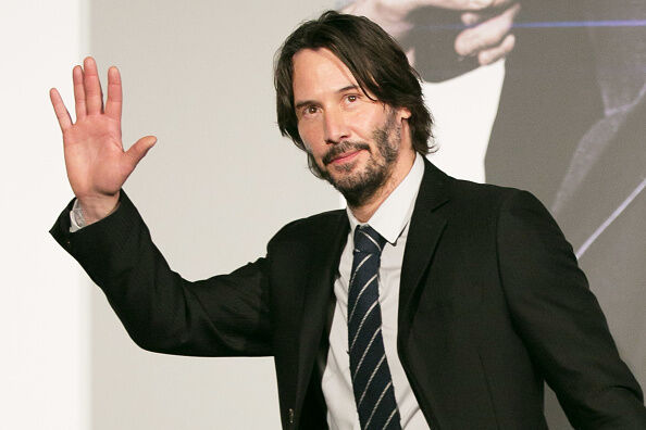  Fans are going nuts for actor Keanu Reeves.