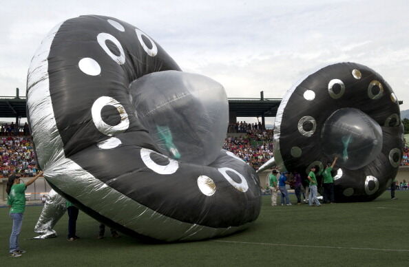 Solar balloons with the shape of UFO's a