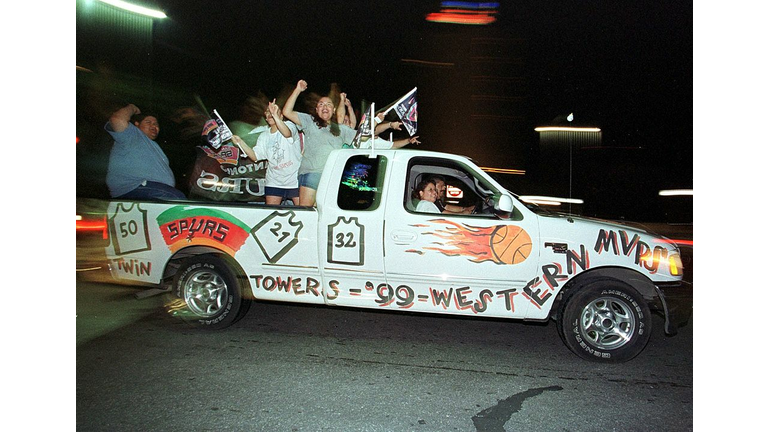 Spurs fans celebrate NBA Championship in 1999