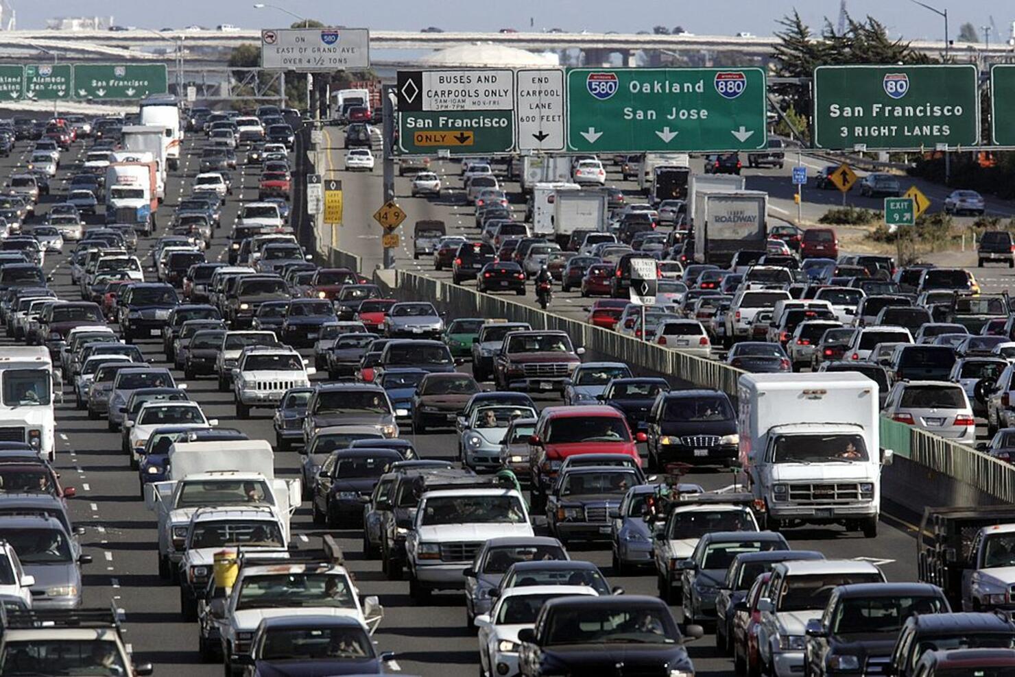 Scores Of Travelers Depart For Long Holiday Weekend