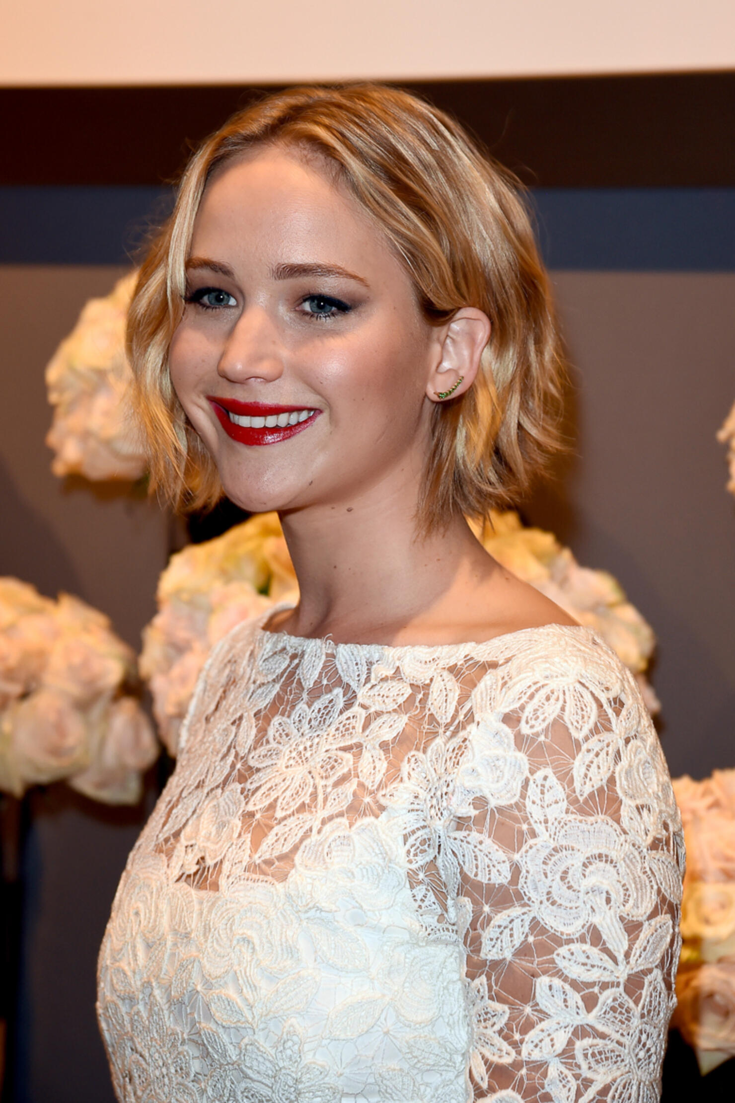 ELLE's 21st Annual Women In Hollywood Celebration - Roaming Inside