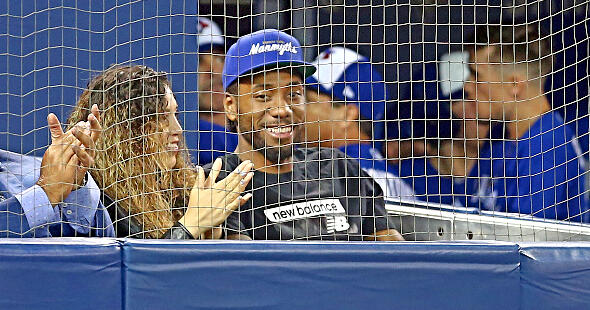 Kawhi Leonard Meeting With Clippers & Lakers Isn't a Good Sign for Raptors - Thumbnail Image