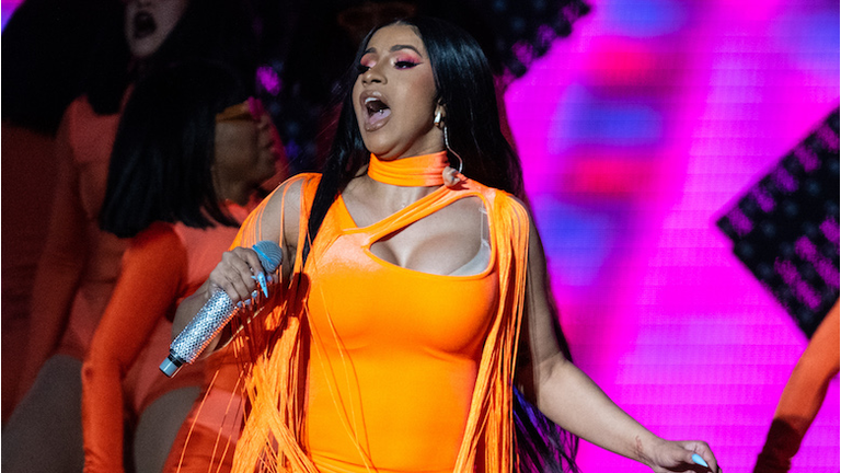 Cardi B Snatched Her Own Wig At Wireless Festival Now She Wants