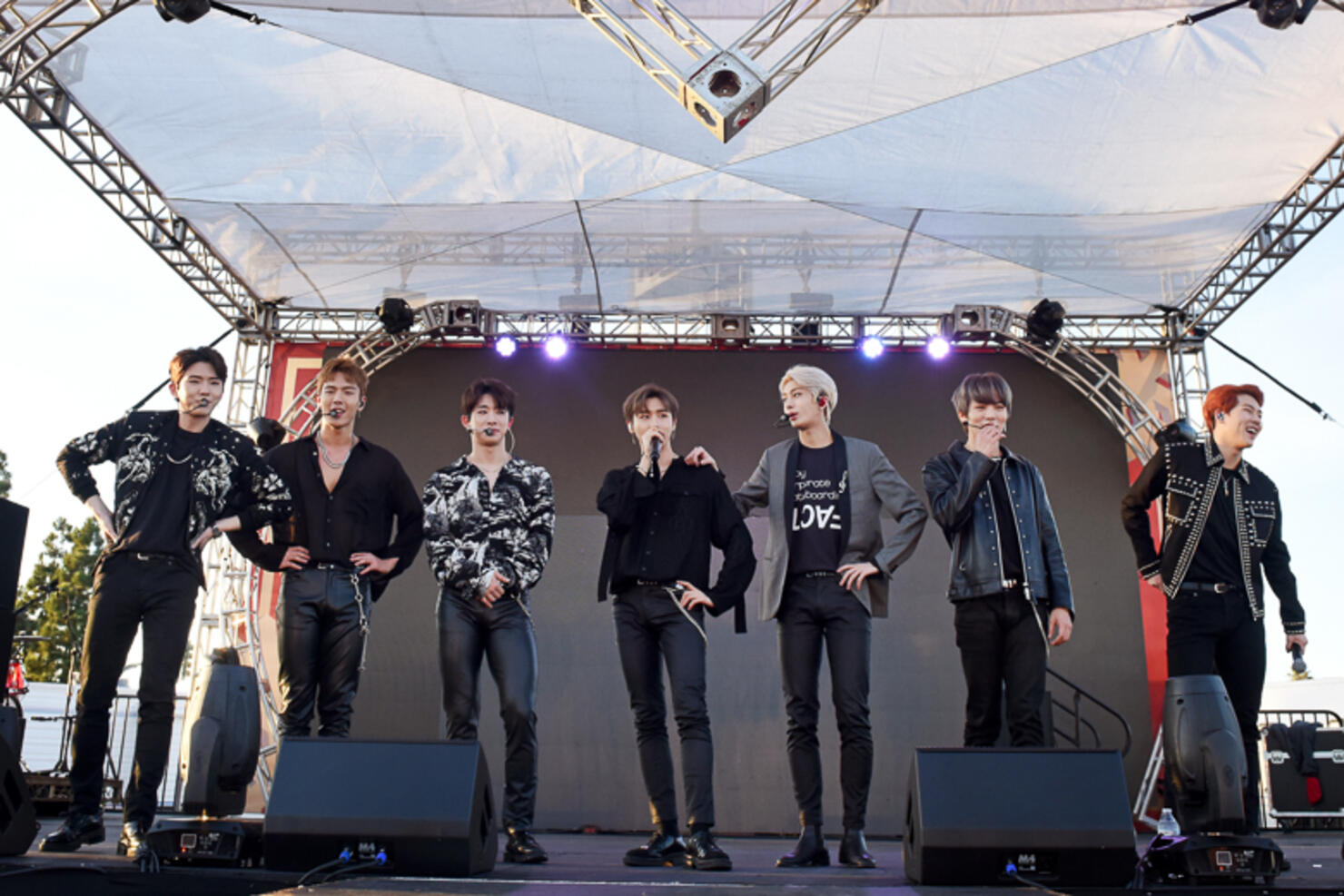 102.7 KIIS FM's Jingle Ball Village - Pre Show