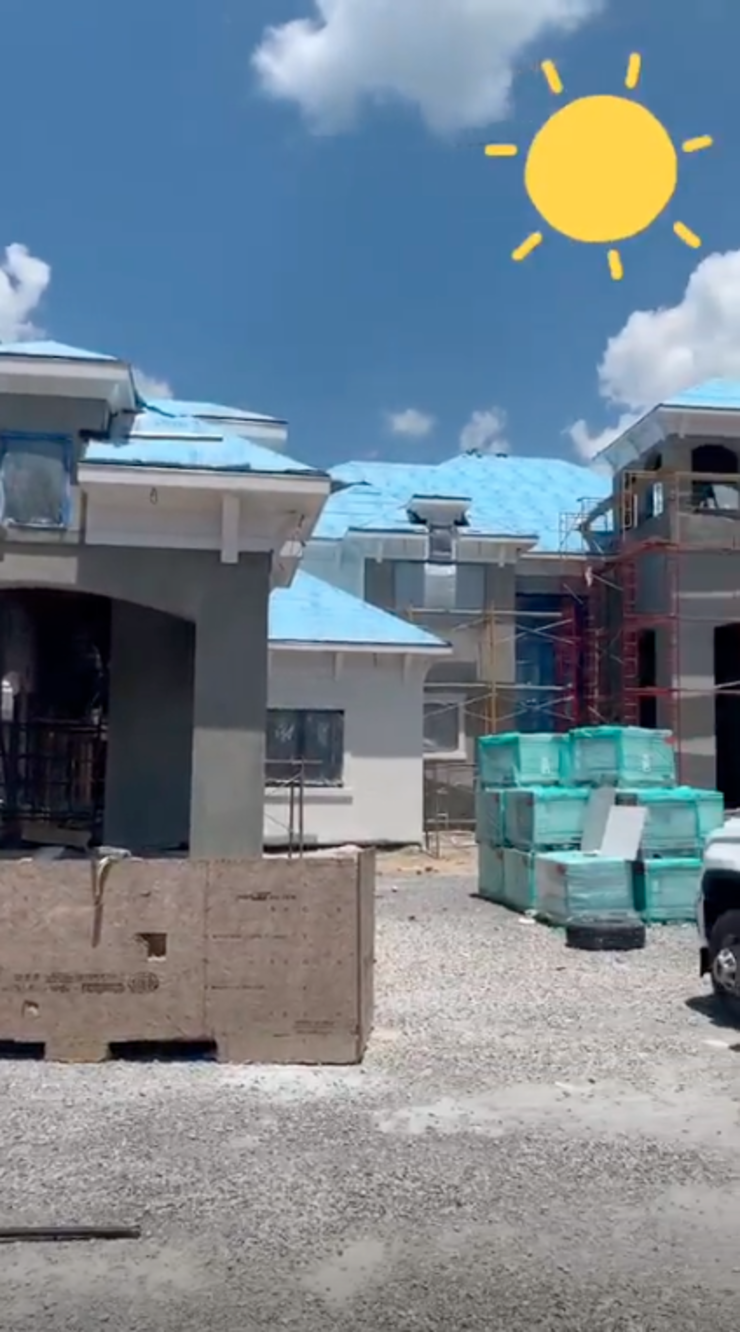 Jason Aldean's Wife Slammed By Trolls After Showing New House