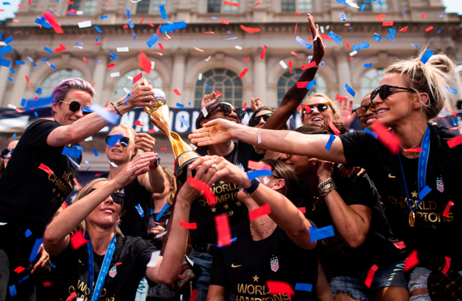 FBL-WC-2019-USA-WOMEN-PARADE