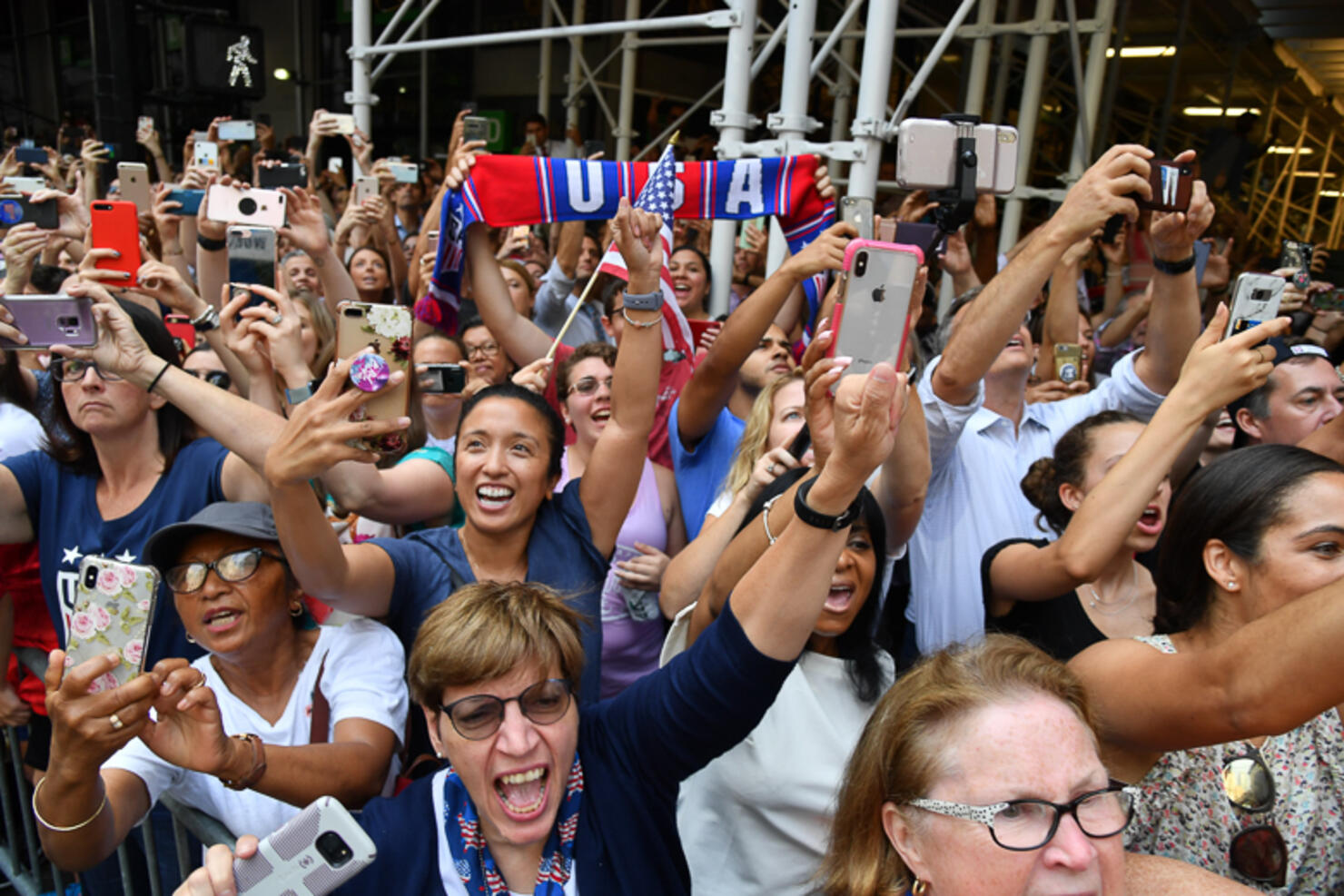 FBL-WC-2019-USA-WOMEN-PARADE