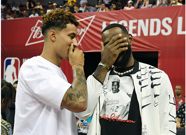 Los Angeles Lakers v LA Clippers