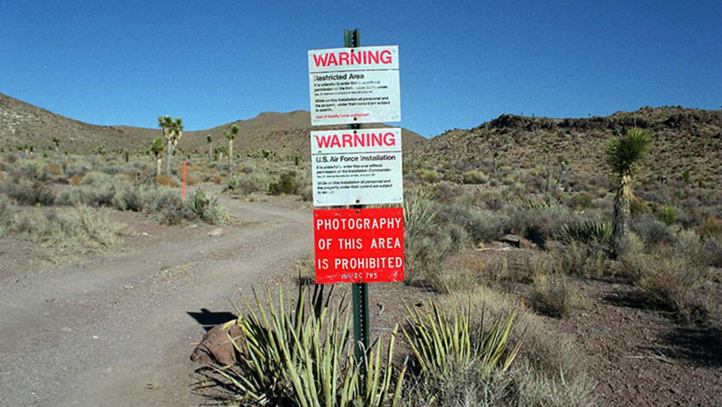 2/13/96 RACHEL,NEVEDA THE ENTRANCE TO THE U.S. MILITARY BASE KNOWN AS AREA 51
