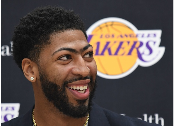 Anthony Davis is welcomed to Los Angeles