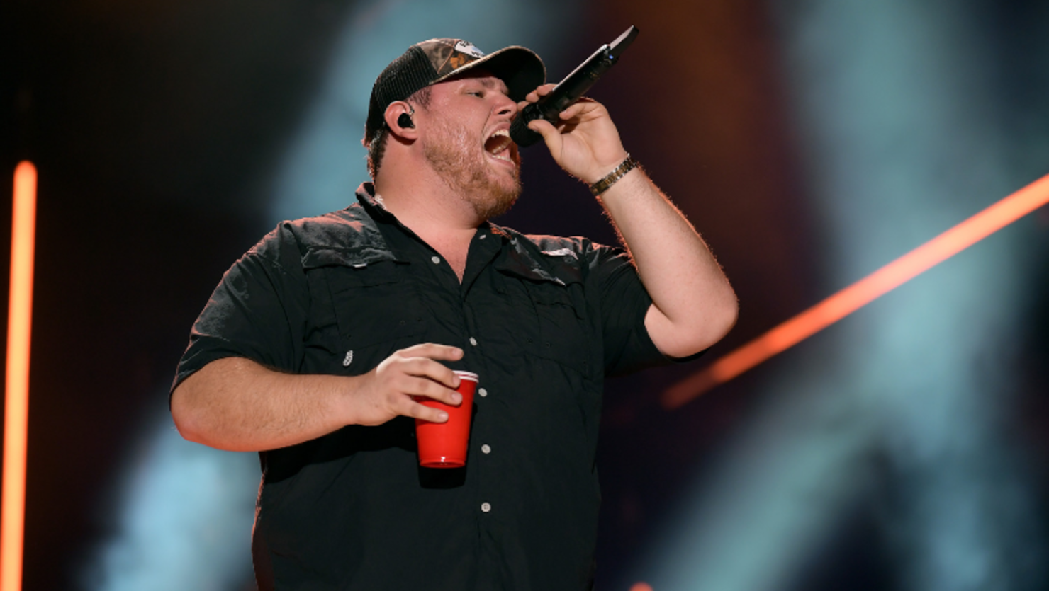 Watch Luke Combs' Live Performance Of Unreleased Song, 'Reasons'