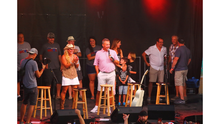 Luke Combs Unplugged