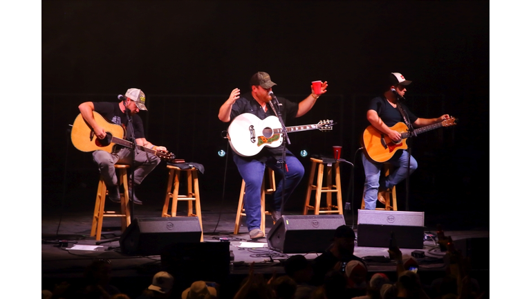 Luke Combs Unplugged