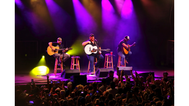 Luke Combs Unplugged
