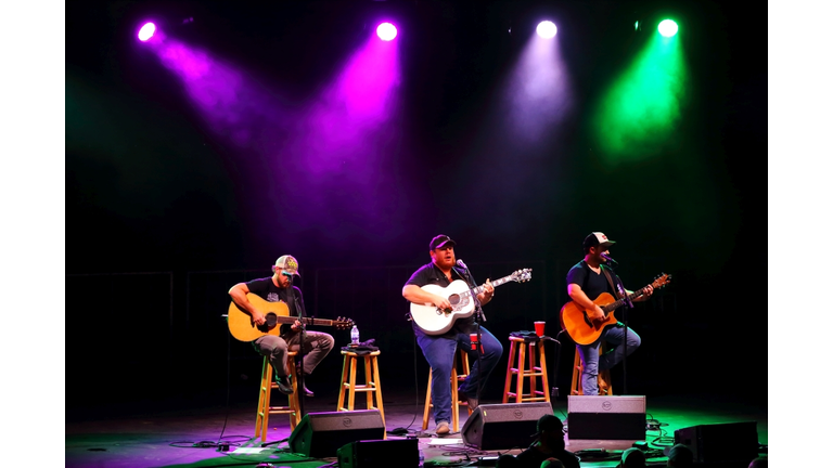 Luke Combs Unplugged