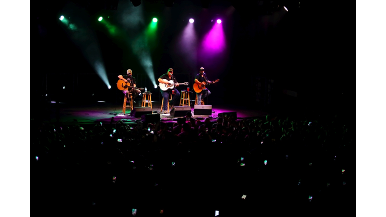 Luke Combs Unplugged