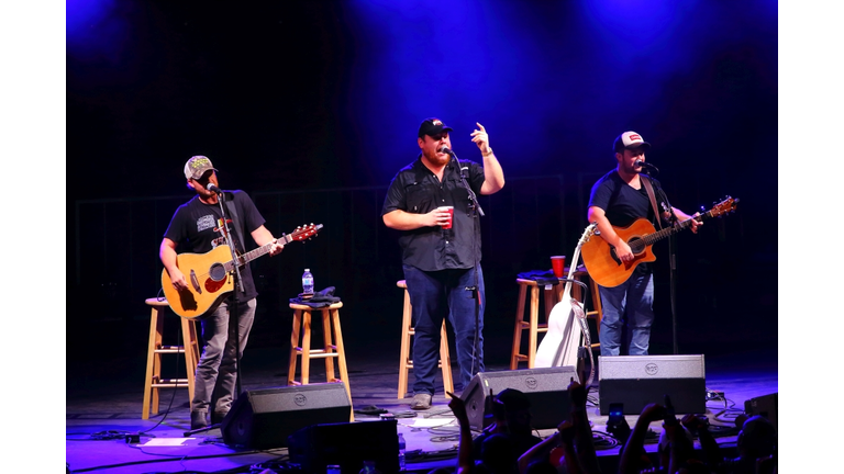 Luke Combs Unplugged