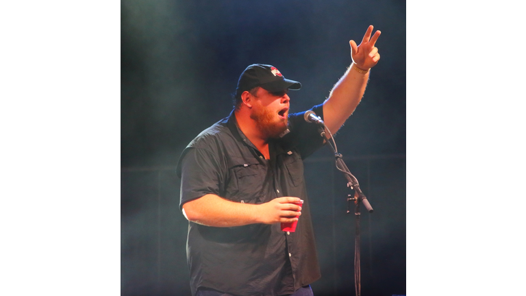 Luke Combs Unplugged