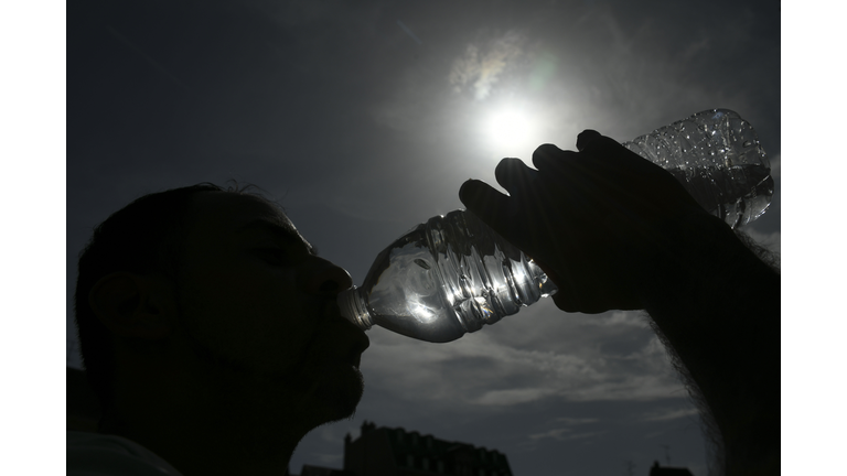 TOPSHOT-FRANCE-EUROPE-WEATHER-CLIMATE-HEAT