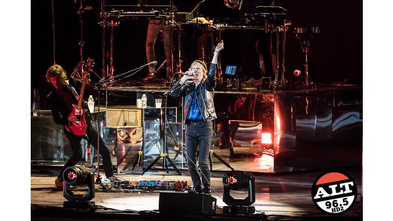 Beck at The Gorge Amphitheatre with Cage The Elephant, Spoon, and Starcrawler