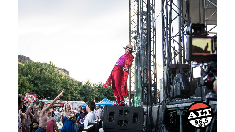 Beck at The Gorge Amphitheatre with Cage The Elephant, Spoon, and Starcrawler