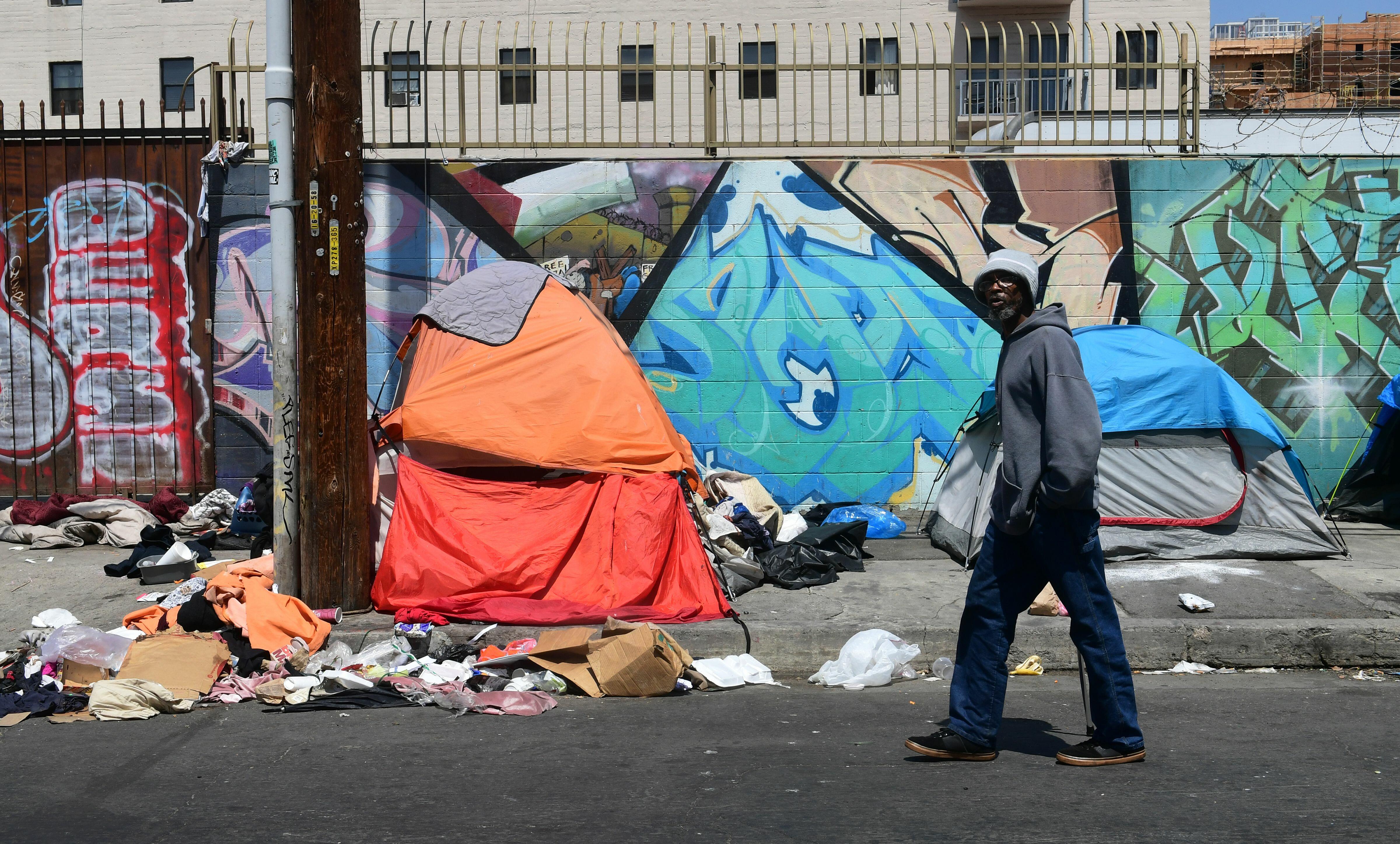 City of Los Angeles is taking away possessions from homeless on Skid ...