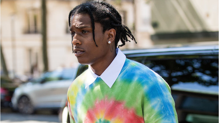Street Style : Paris Fashion Week - Menswear Spring/Summer 2020 : Day Five