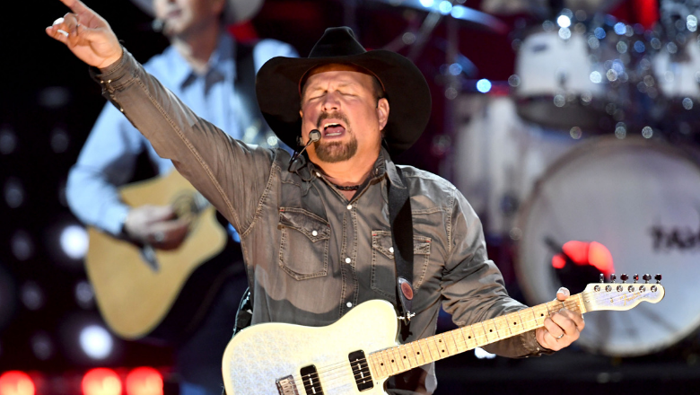 Garth Brooks Reveals Second Stop For His 2019 Dive Bar Tour Iheart