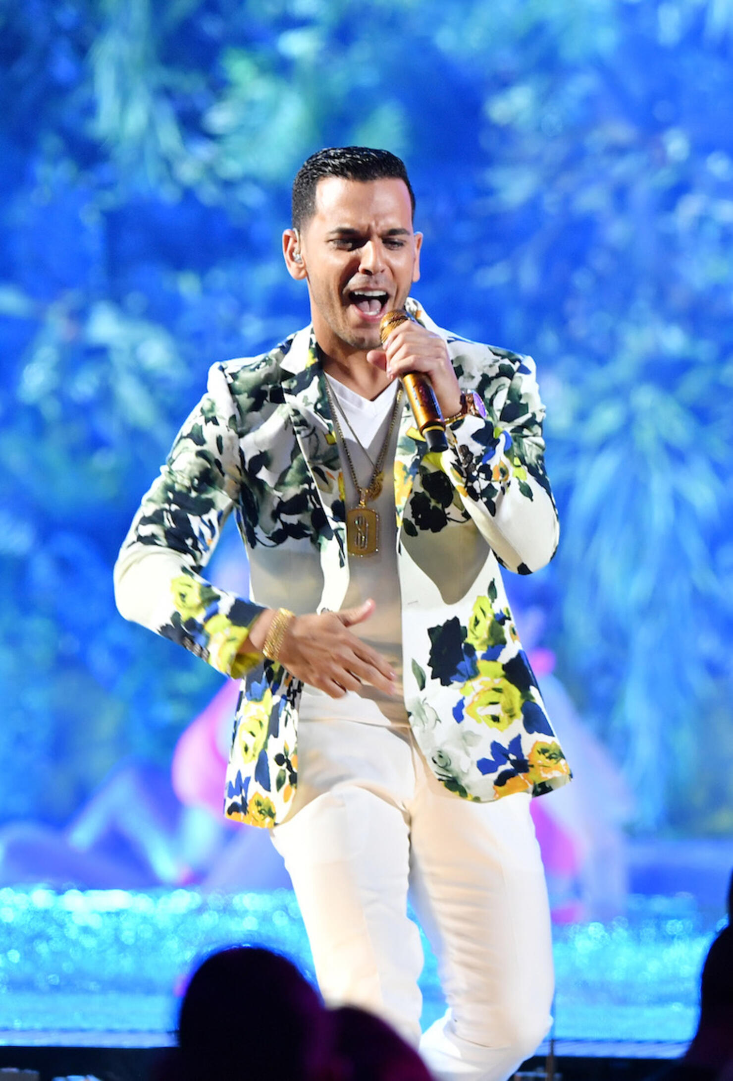 Miami, USA. 02nd Nov, 2019. Singer Pedro Capo speaking with Telemundo at  the iHeartRadio Fiesta Latina 2019 at the American Airlines Center on  November 2, 2019 in MIami, Florida Credit: The Photo