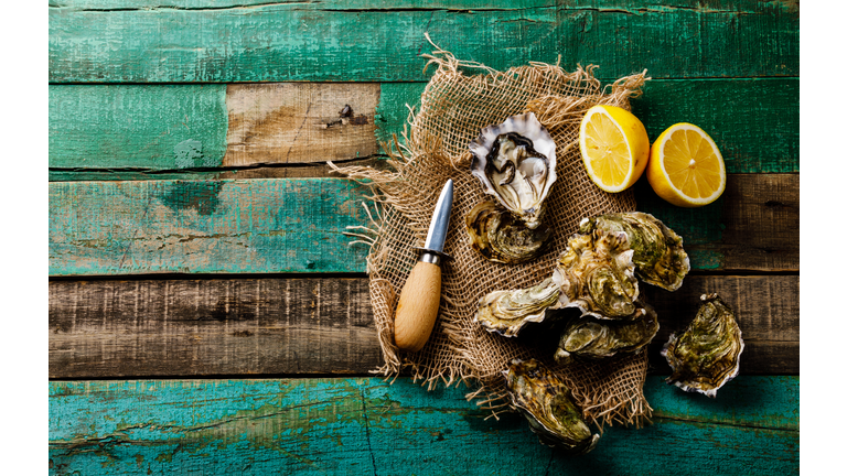 Open fresh Oysters with lemon