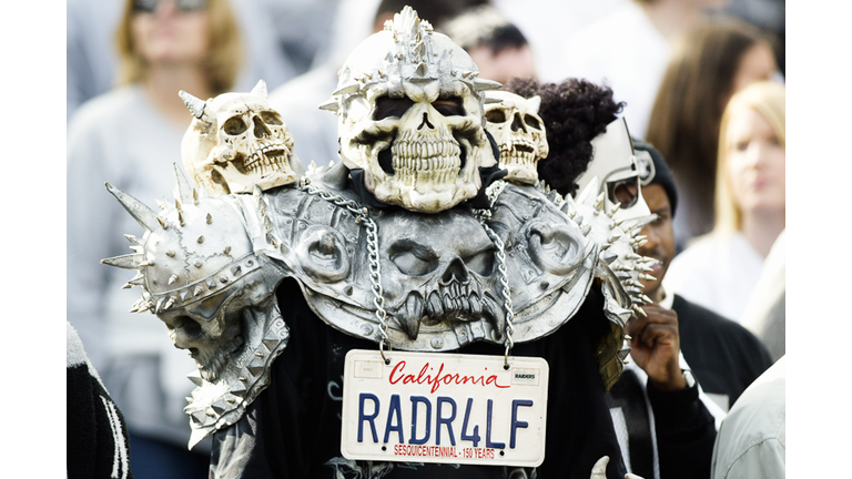 Vikings v Raiders