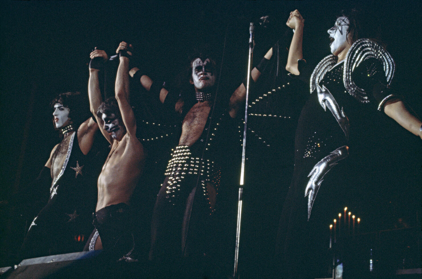 Kiss Curtain Call