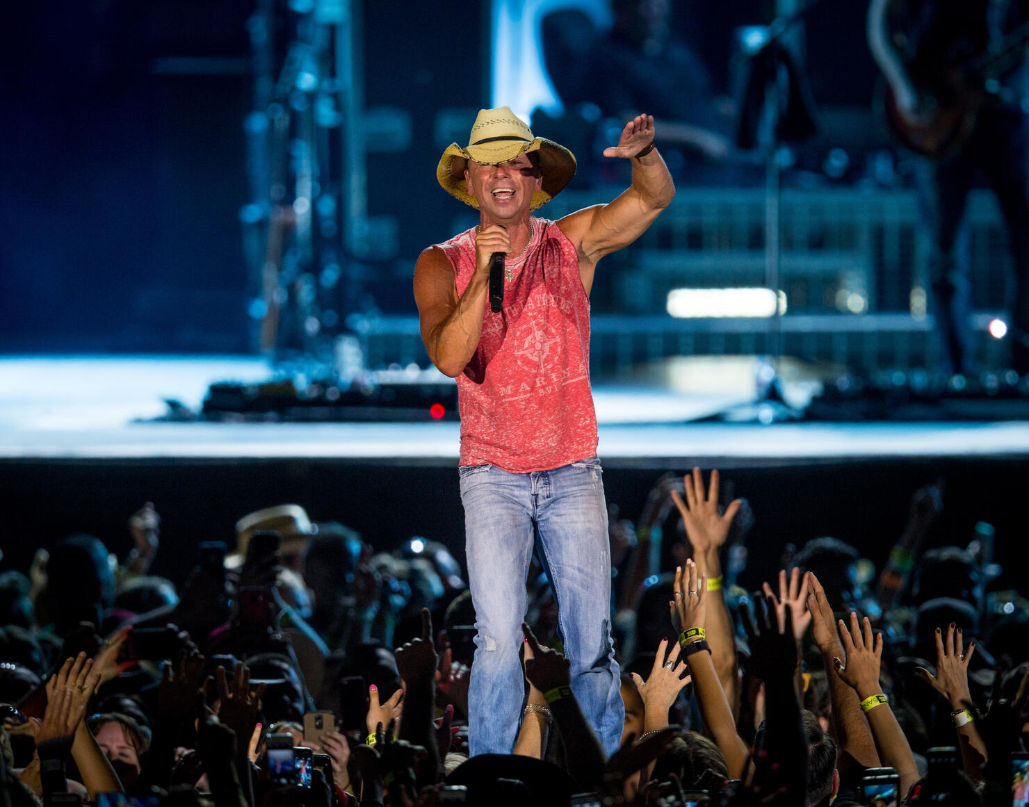 Kenny Chesney's The Big Revival Tour & Jason Aldean's Burn It Down 2015