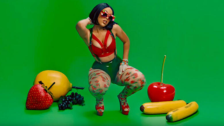 Doja Cat Looks Juicy In Deliciously Fruity Music Video Feat Tyga Iheart 