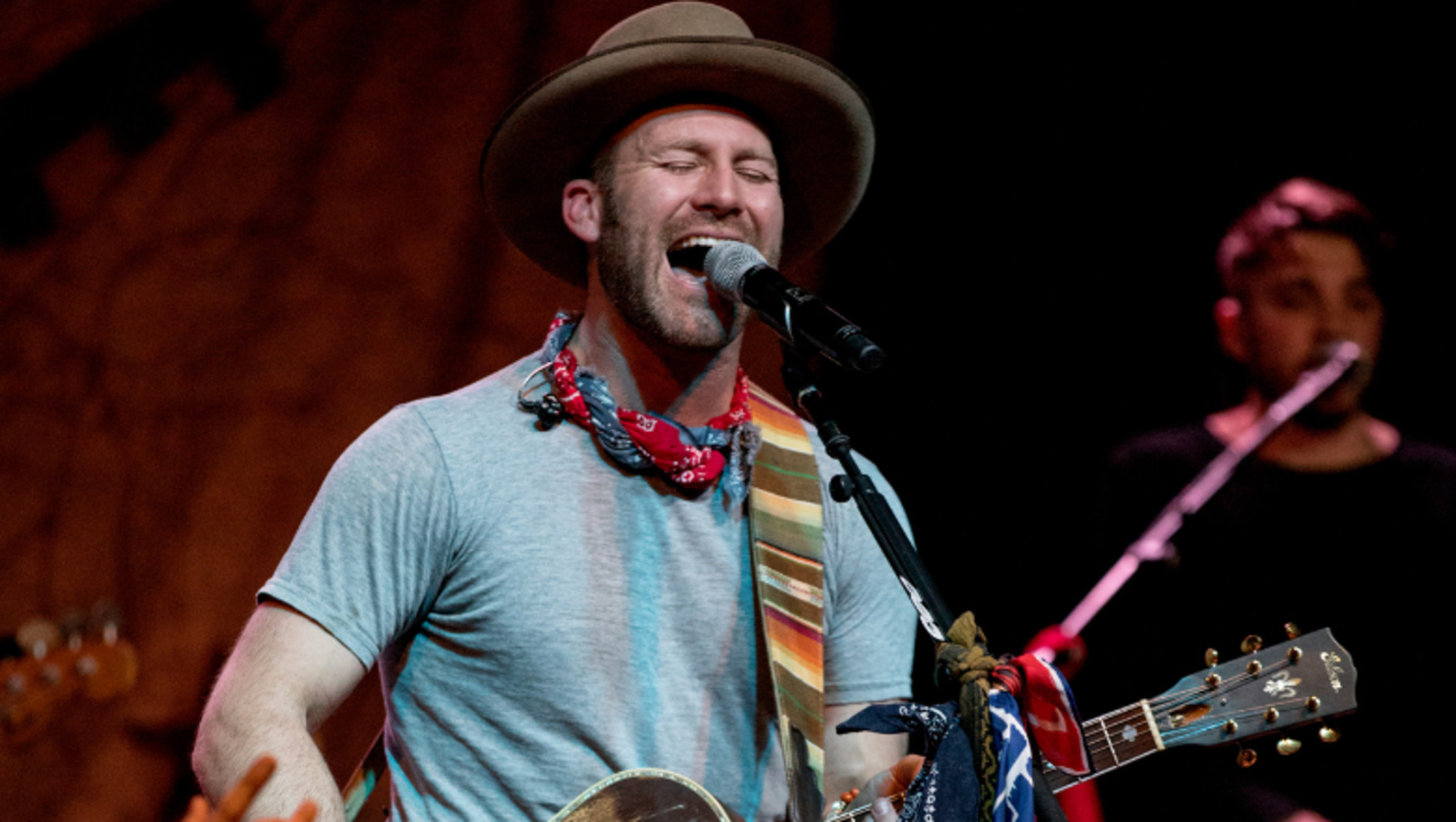 Drake White Rushed To Hospital After Nearly Collapsing On Stage