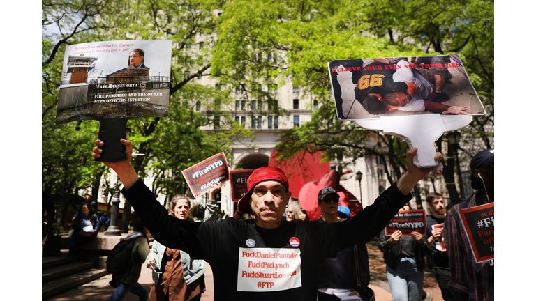 Mother Of Eric Garner Addresses The Media During Trial Of NYPD Officer Pantaleo