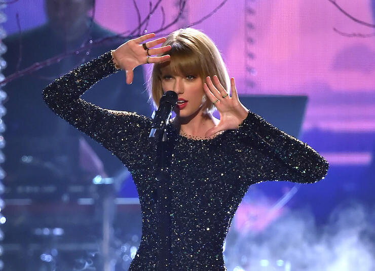 15 Taylor Swift Lyrics For The Perfect Photo Caption Iheartradio