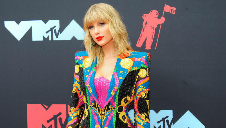 Taylor Swift Unveils 2020 'Lover Fest' At NFL Stadiums ...