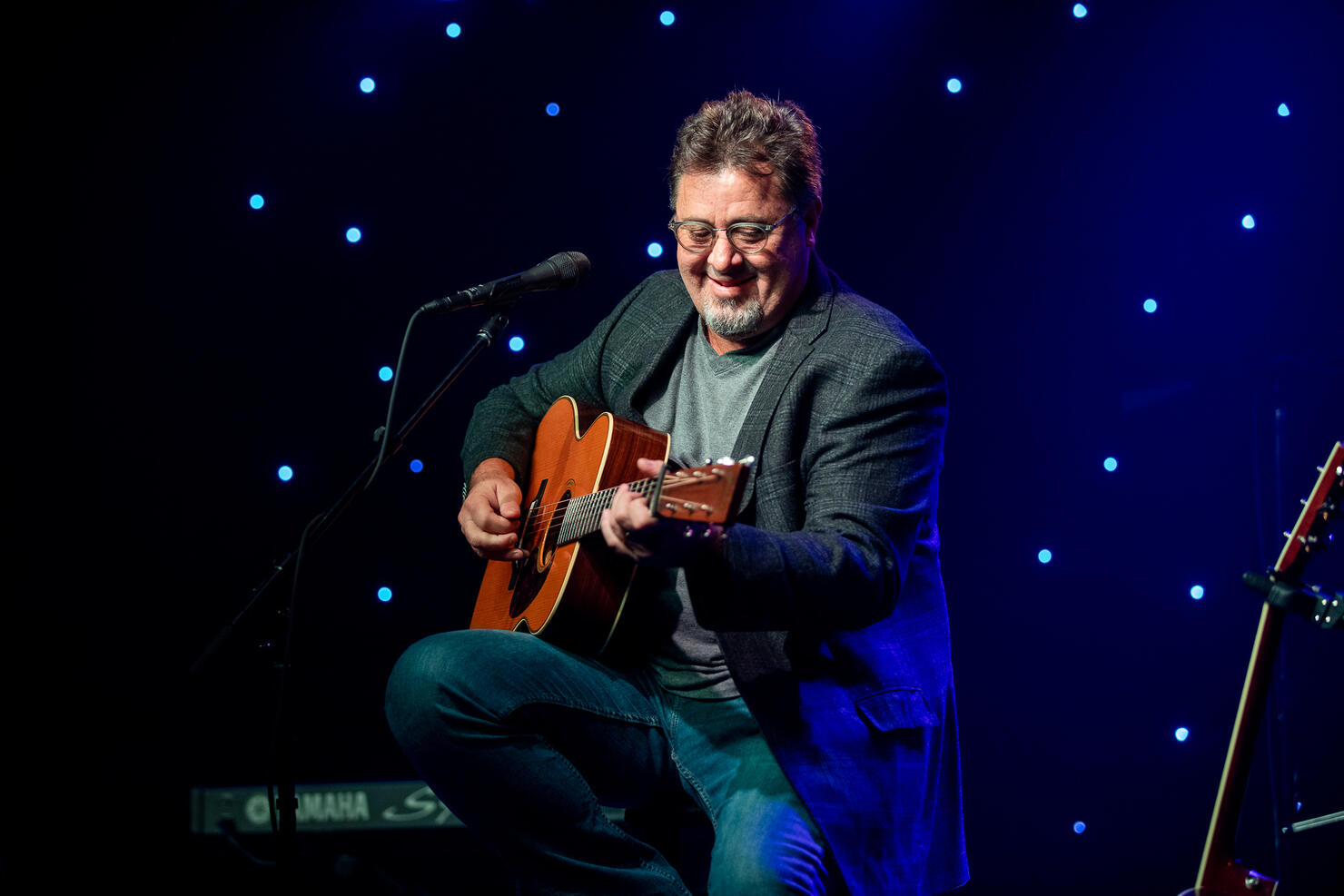 ‘iHeartCountry ICONS with Vince Gill.’ 