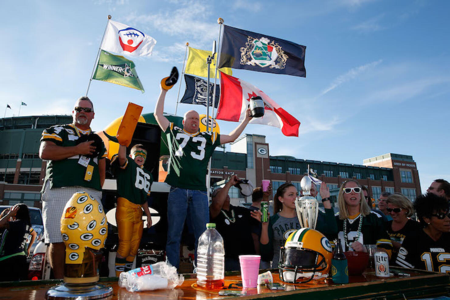 Eagles fans tailgate at Lincoln Financial Field hours before kickoff