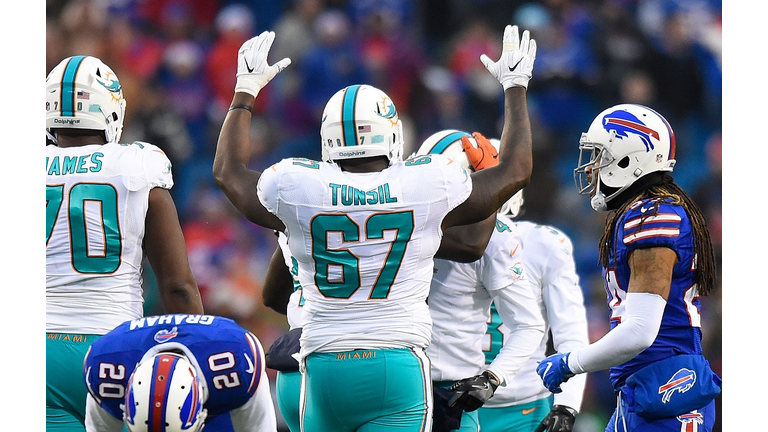 Miami Dolphins v Buffalo Bills