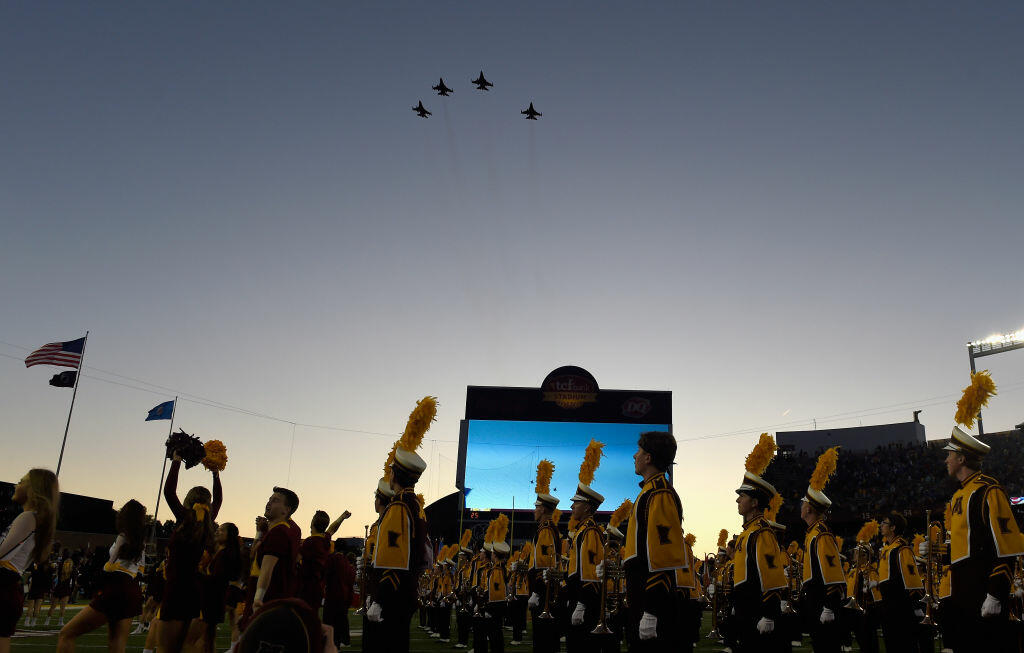 WATCH: Gophers pull out trick play to go up by 7 to win over Jackrabbits! - Thumbnail Image